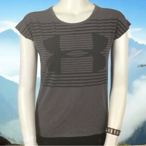 👛 2/$20 UNDER ARMOUR Grey Short Sleeve Tee with Cap Sleeves